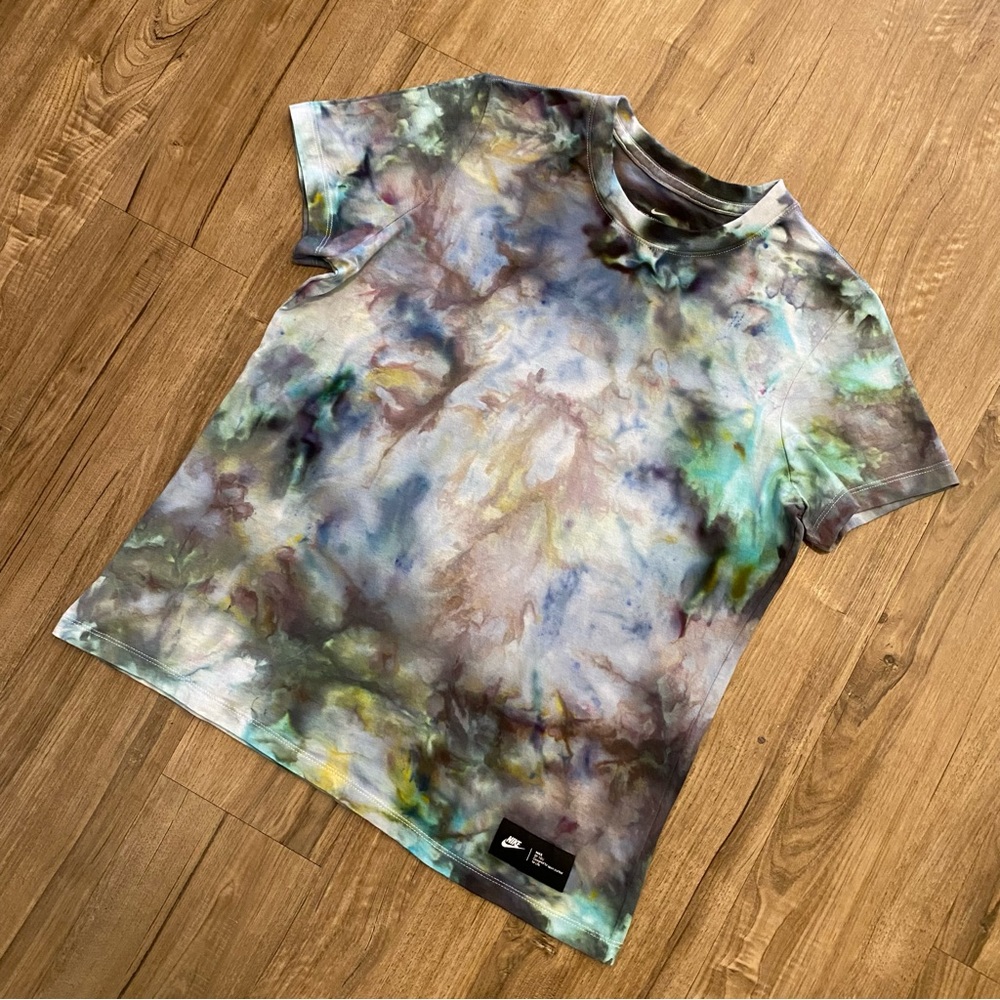 🍃NEW🍃 CUSTOM NIKE TIE DYE WMNS TEE